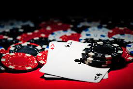 Menggunakan ICM dalam Poker Online: Meningkatkan Keputusan di Meja Final